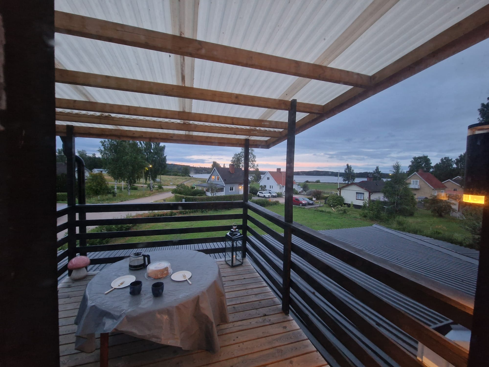 Terrace with a view over the lake